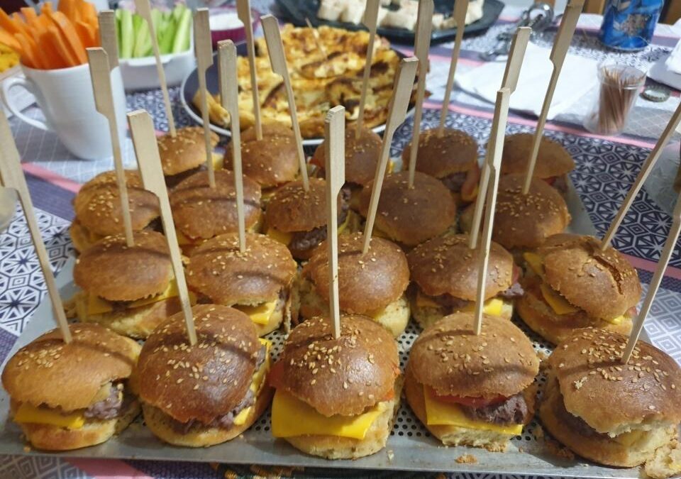 Éblouissez vos convives avec un apéritif dînatoire à Agde !